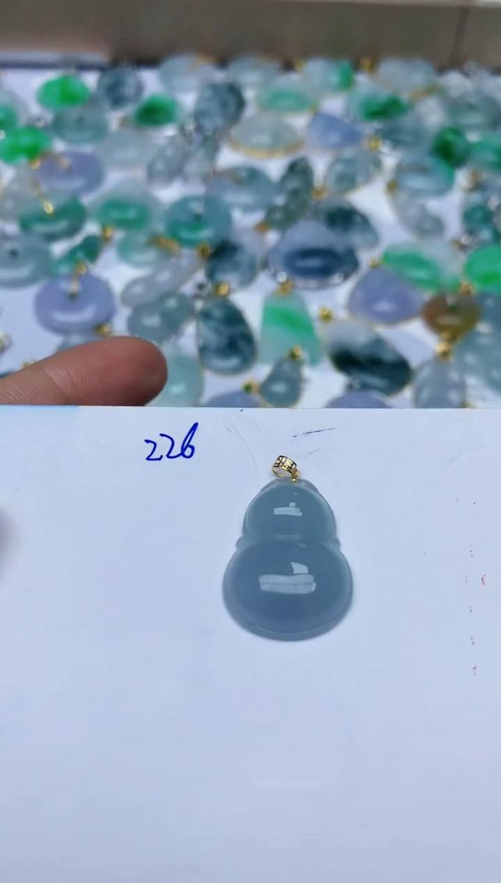 【闪购商品】翡翠颈饰18K金镶嵌天然翡翠A货   