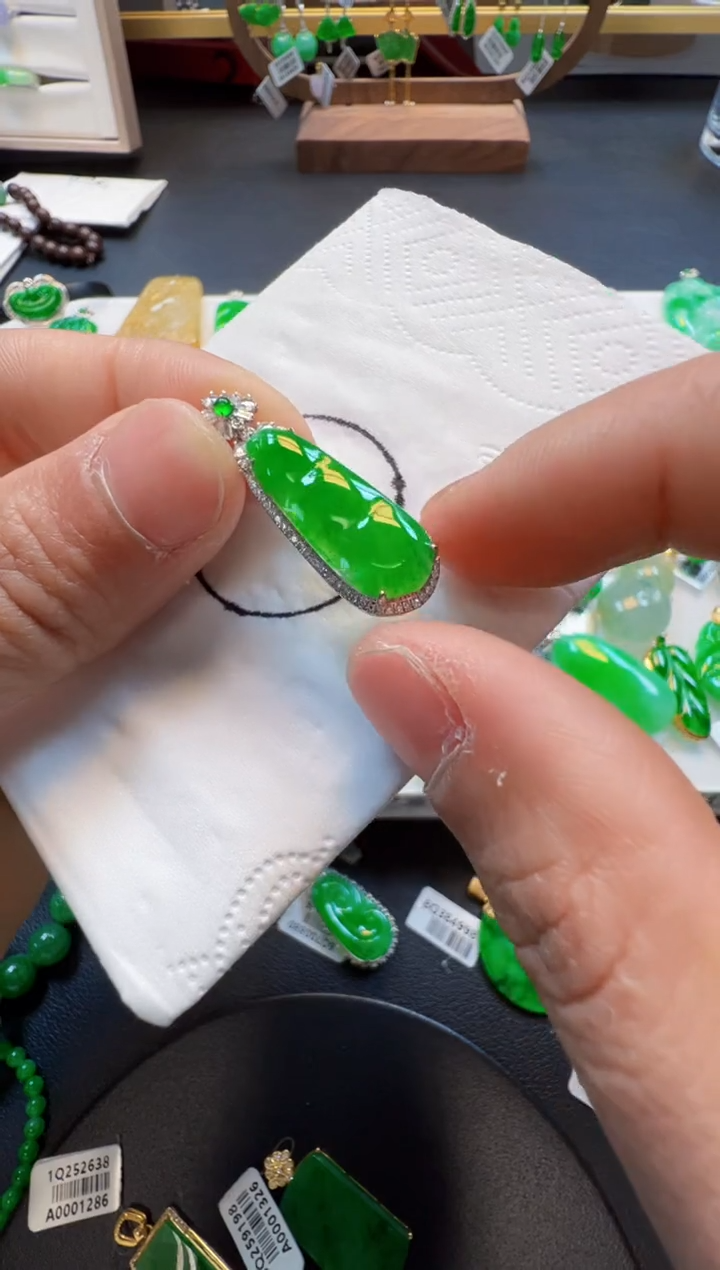 【闪购商品】定制翡翠18K金镶嵌4980元