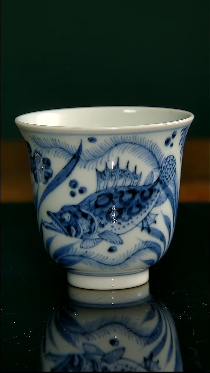摆件瓷凌兮君窑鱼藻纹单杯