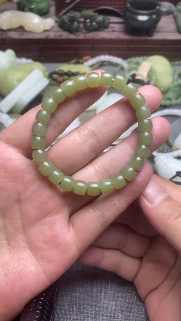 和田玉未镶嵌颈饰黄口手串