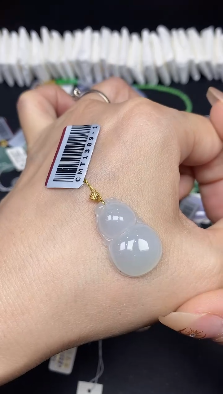 吊坠(不含链)18K金镶嵌翡翠葫芦18K金扣镶嵌@@CMT1389-1