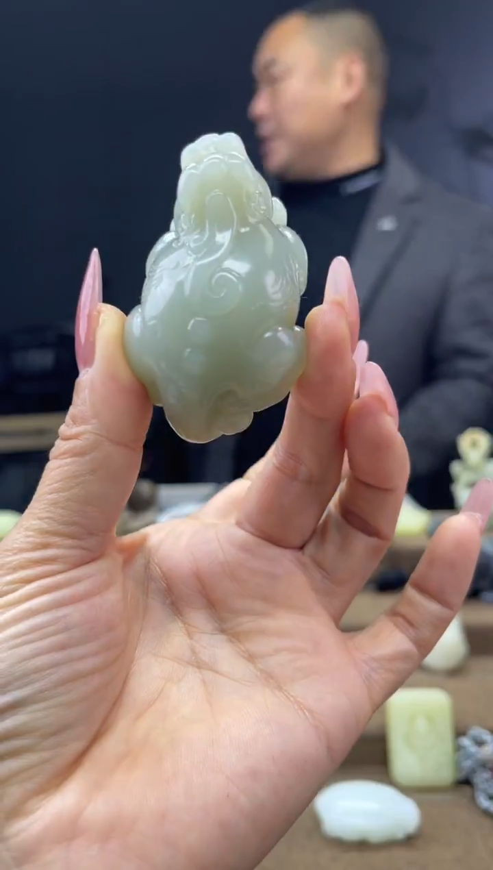 颈饰未镶嵌和田玉1