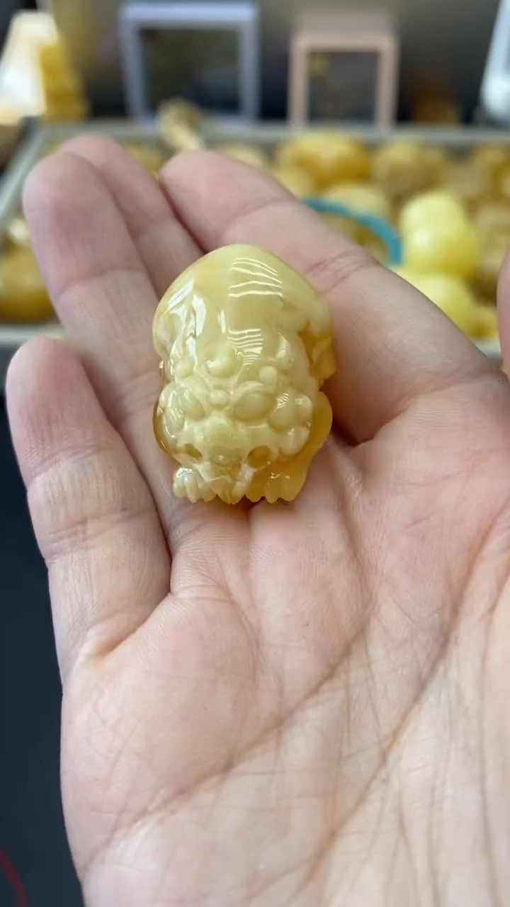 琥珀未镶嵌珠宝奇石2990