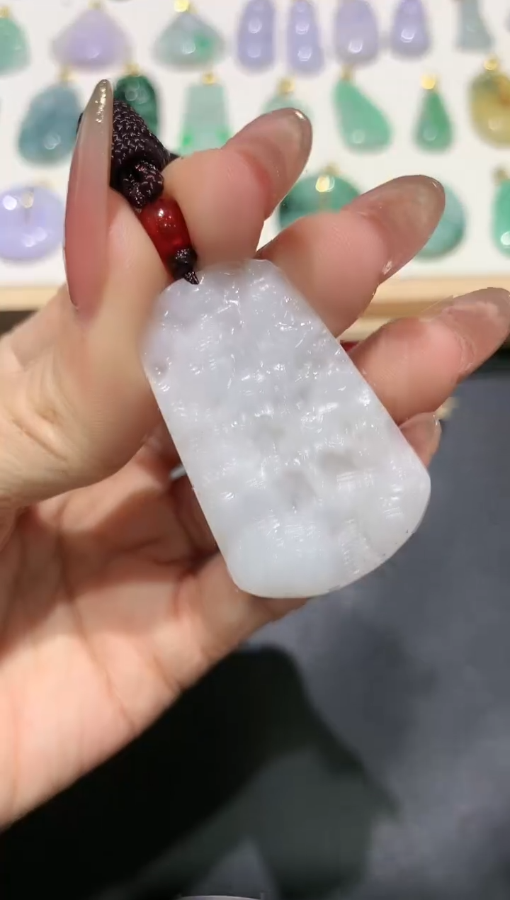 【闪购商品】翡翠吊坠(不含链)未镶嵌2多人多样性随机发货1件