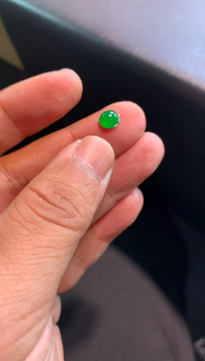 【闪购商品】翡翠颈饰未镶嵌蛋面