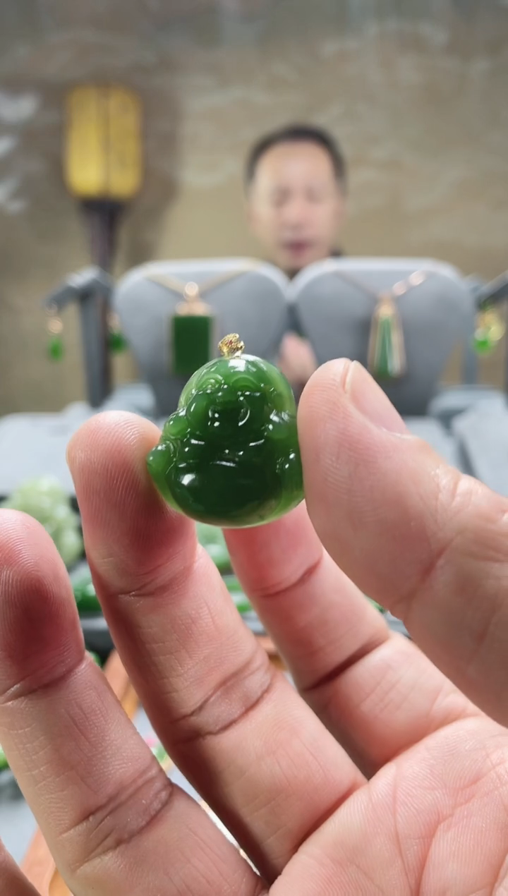 【闪购商品】和田玉（碧玉）吊坠(不含链)18K金镶嵌吊坠