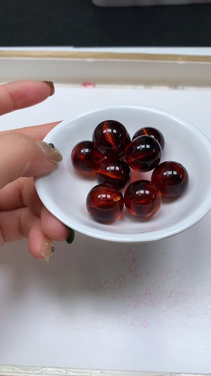 裸石血珀未镶嵌M117 血 珀18mm2个9.9元