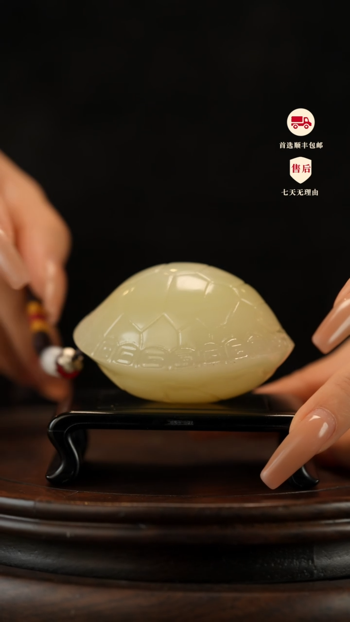 云南石竹叶青雕刻：博古富甲天下手把件摆件