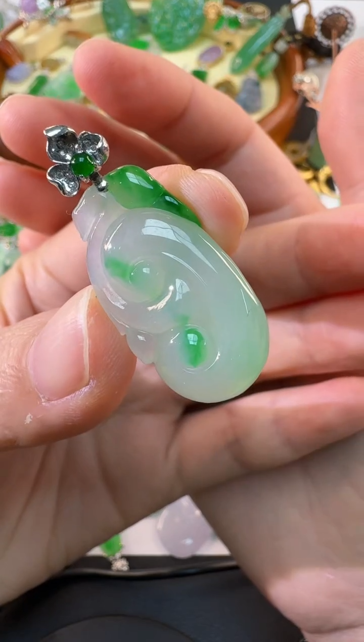 【闪购商品】翡翠颈饰18K金镶嵌缅甸翡翠A货吊坠