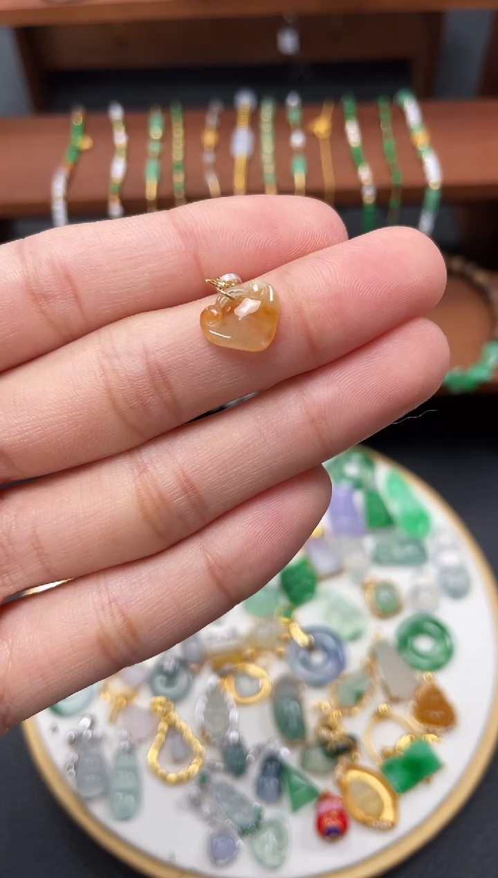 【闪购商品】翡翠吊坠(不含链)18K金镶嵌一个   JK677