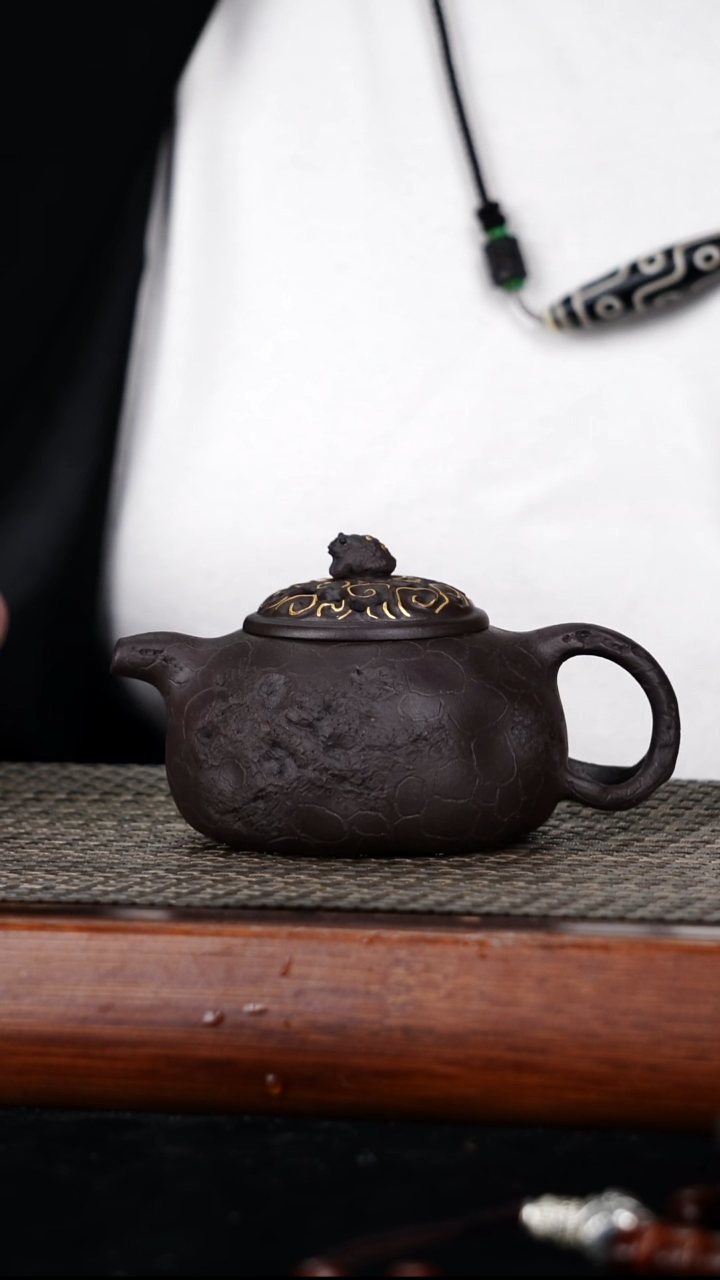 茶壶紫砂原矿紫泥金蟾供春220cc
