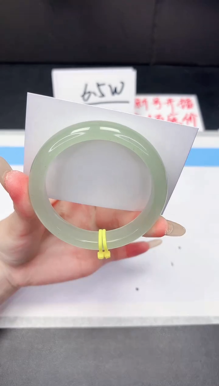 【闪购商品】石英质玉手镯未镶嵌338-59.8