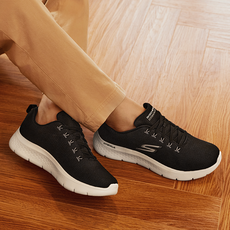 Skechers斯凯奇简约百搭绑带健步鞋男2025新款舒适轻盈耐磨运动鞋