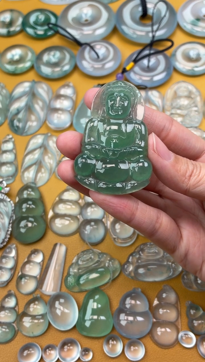 吊坠(不含链)未镶嵌翡翠61 观音 53 35.6 5.0