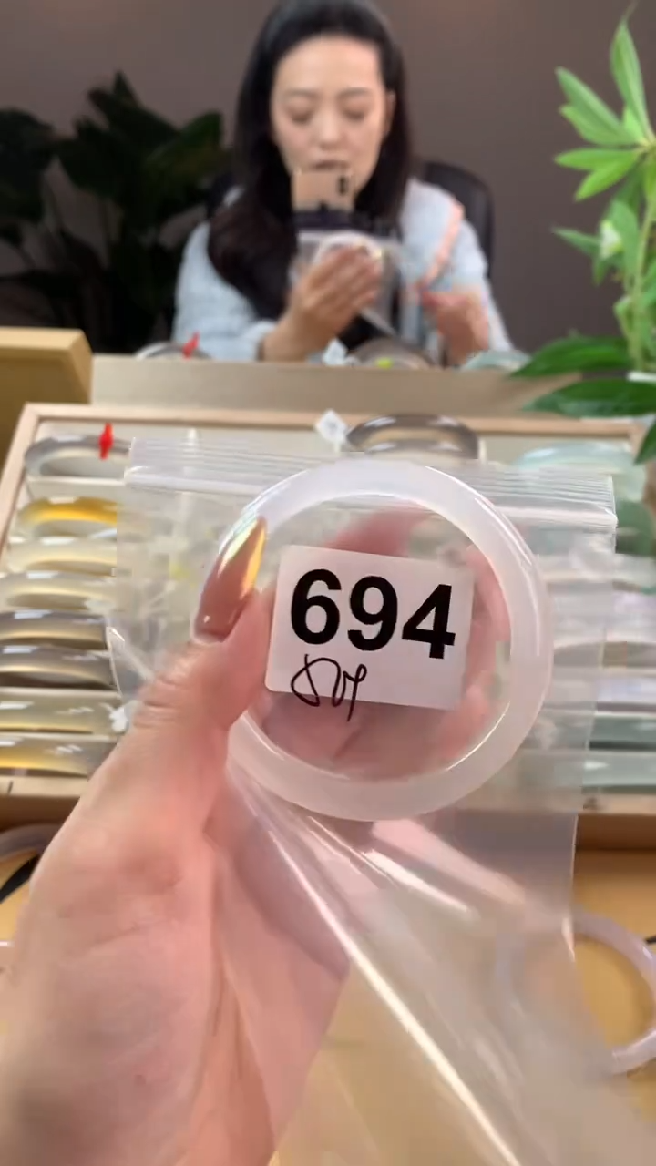 【闪购商品】玛瑙/玉髓手镯未镶嵌694