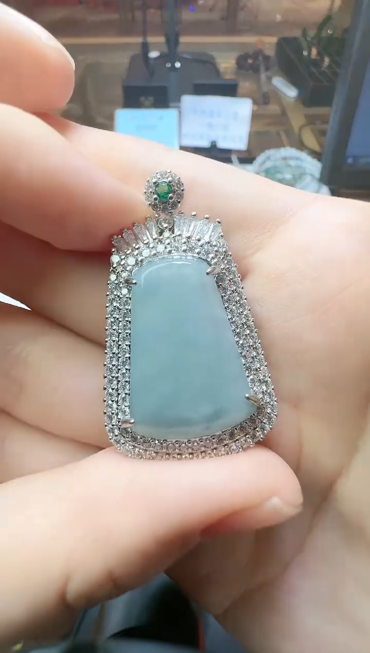 【闪购商品】翡翠吊坠(不含链)未镶嵌翡翠