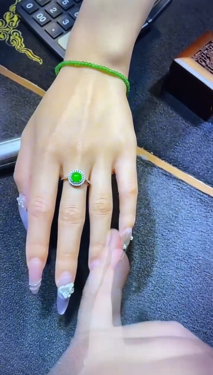 翡翠未镶嵌项圈多样性发货其一不含链