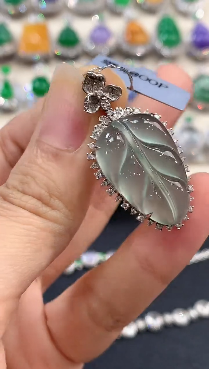 【闪购商品】翡翠吊坠(不含链)18K金镶嵌 C24