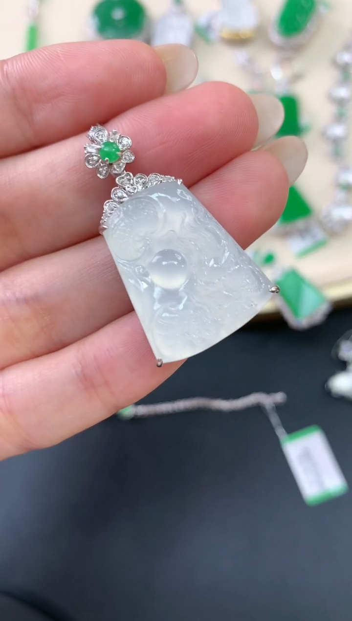 【闪购商品】翡翠吊坠(不含链)18K金镶嵌A318|6800