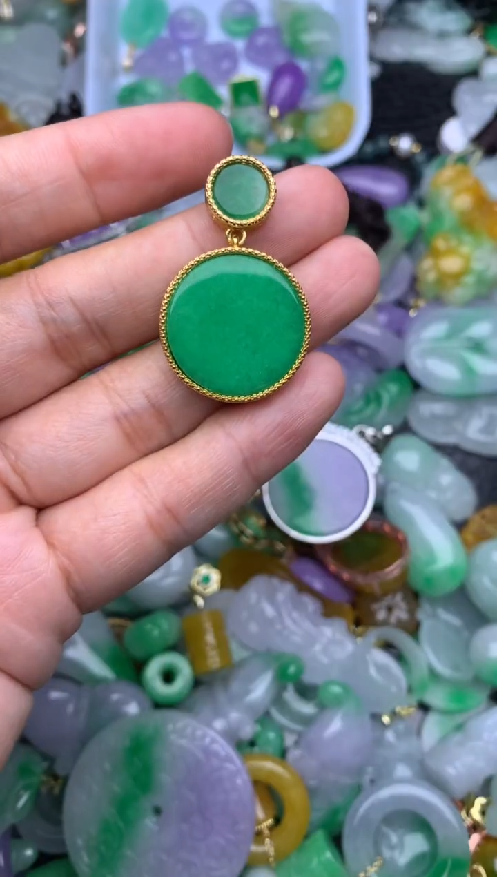 颈饰未镶嵌翡翠天然缅甸翡翠吊坠