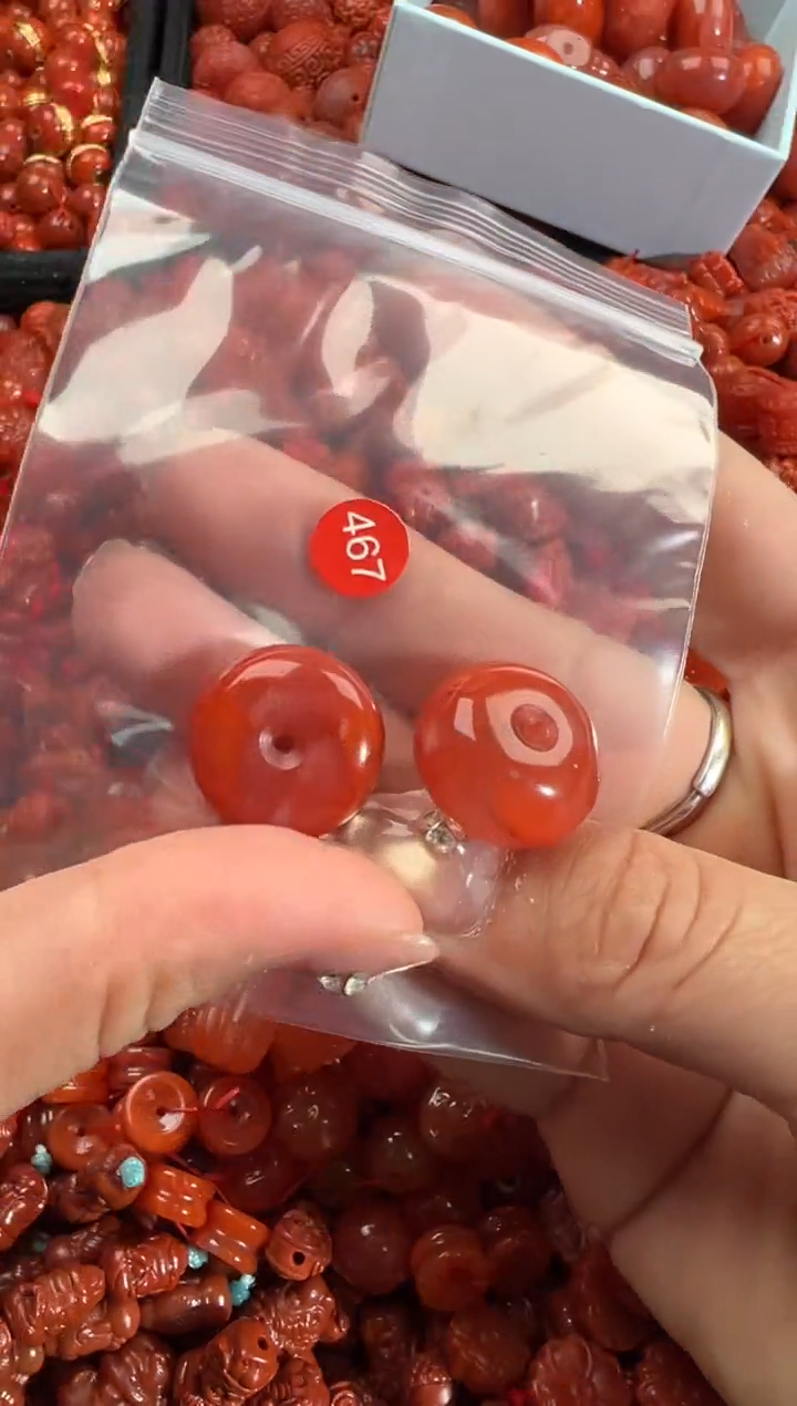 南红玛瑙未镶嵌颈饰1