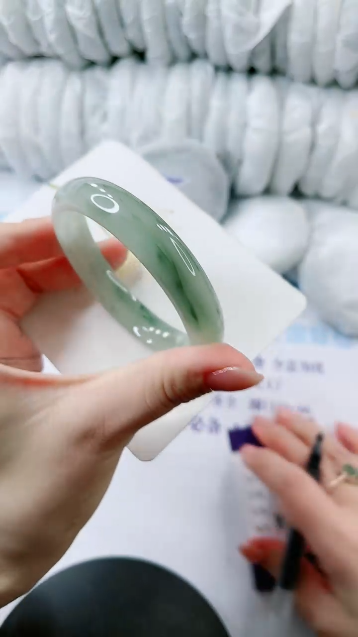 【闪购商品】石英质玉手镯未镶嵌多样性发货V230