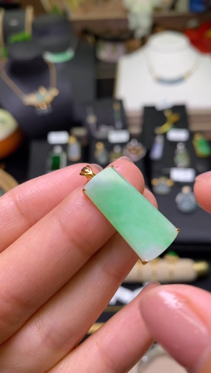 【闪购商品】翡翠颈饰18K金镶嵌净货18064