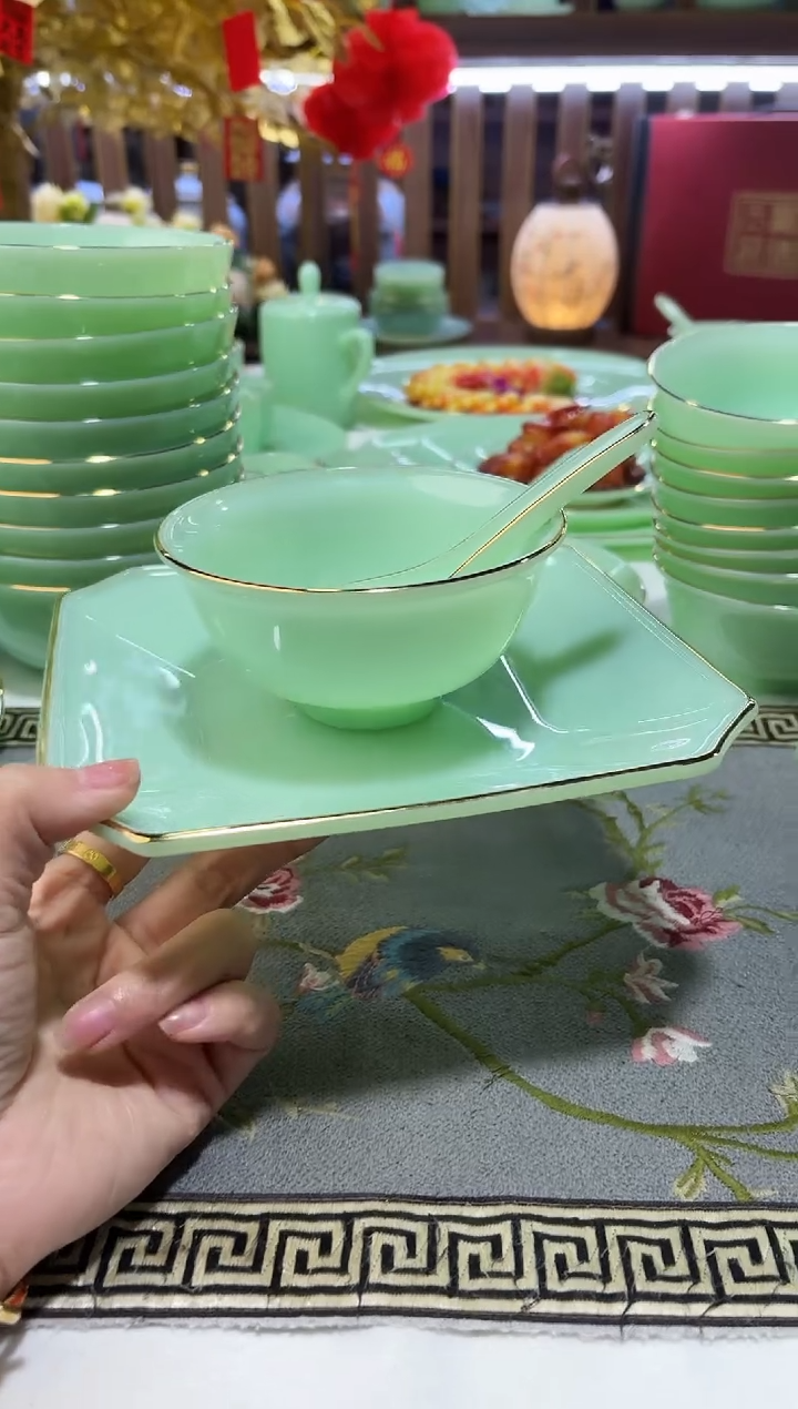 玉瓷 4.5英寸饭碗10个勺子10个7.5英寸方深盘6个