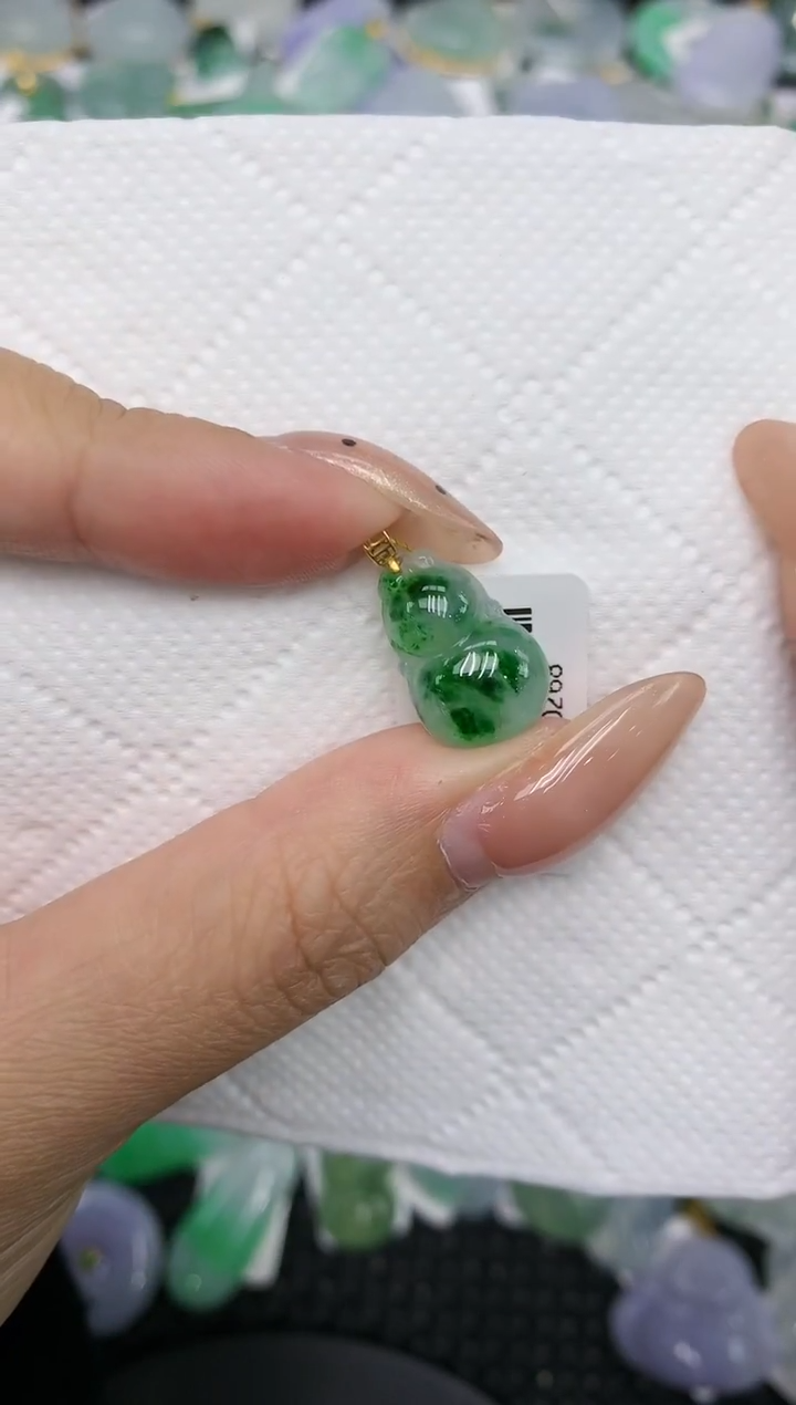 颈饰18K金镶嵌翡翠1