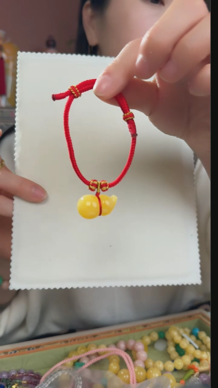 【闪购商品】蜜蜡吊坠(不含链)未镶嵌天然蜜蜡葫芦吊坠送编绳
