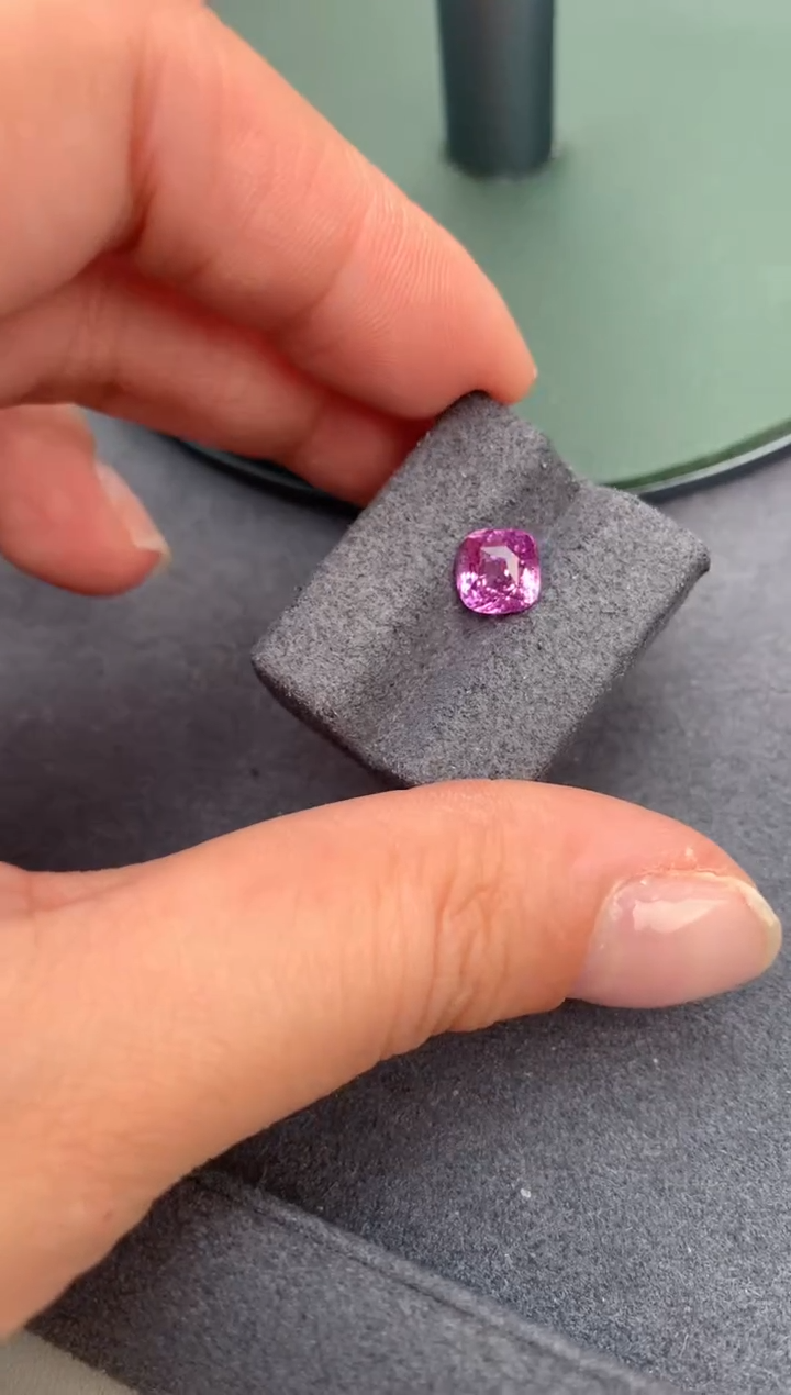 【闪购商品】彩色蓝宝石裸石未镶嵌2ct 无烧紫蓝宝