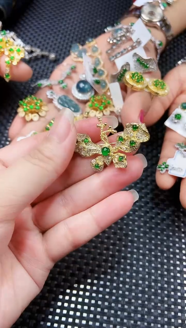 【闪购商品】翡翠吊坠(不含链)未镶嵌111111111