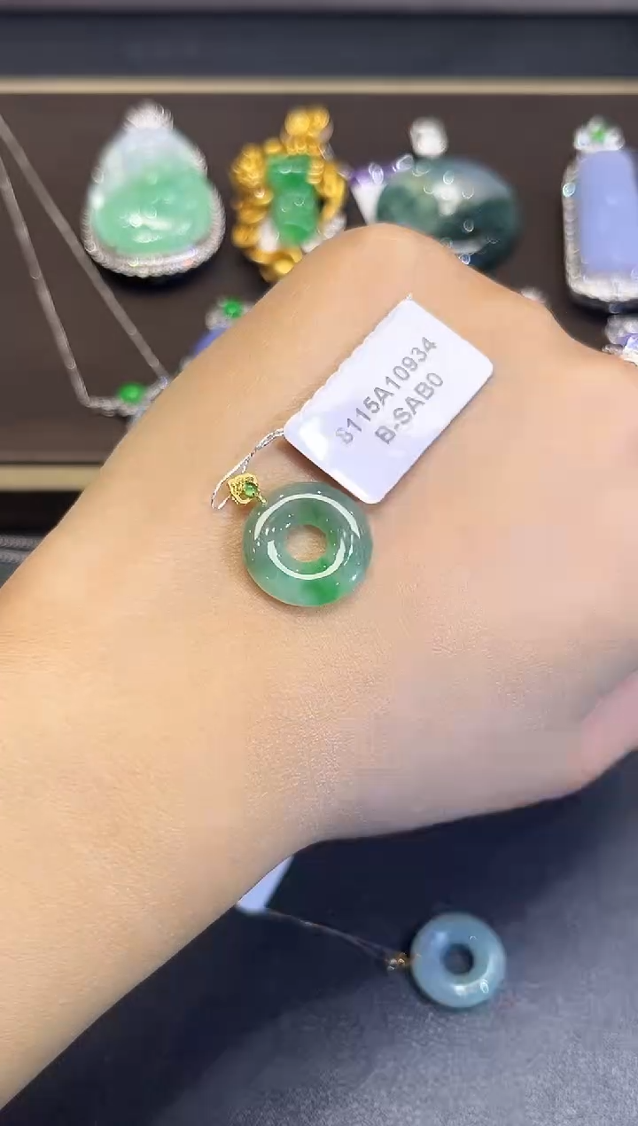 【闪购商品】翡翠吊坠(不含链)18K金镶嵌4674  