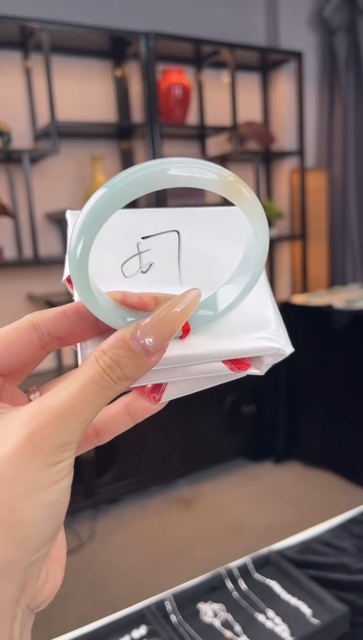 未镶嵌手镯翡翠翡翠手镯