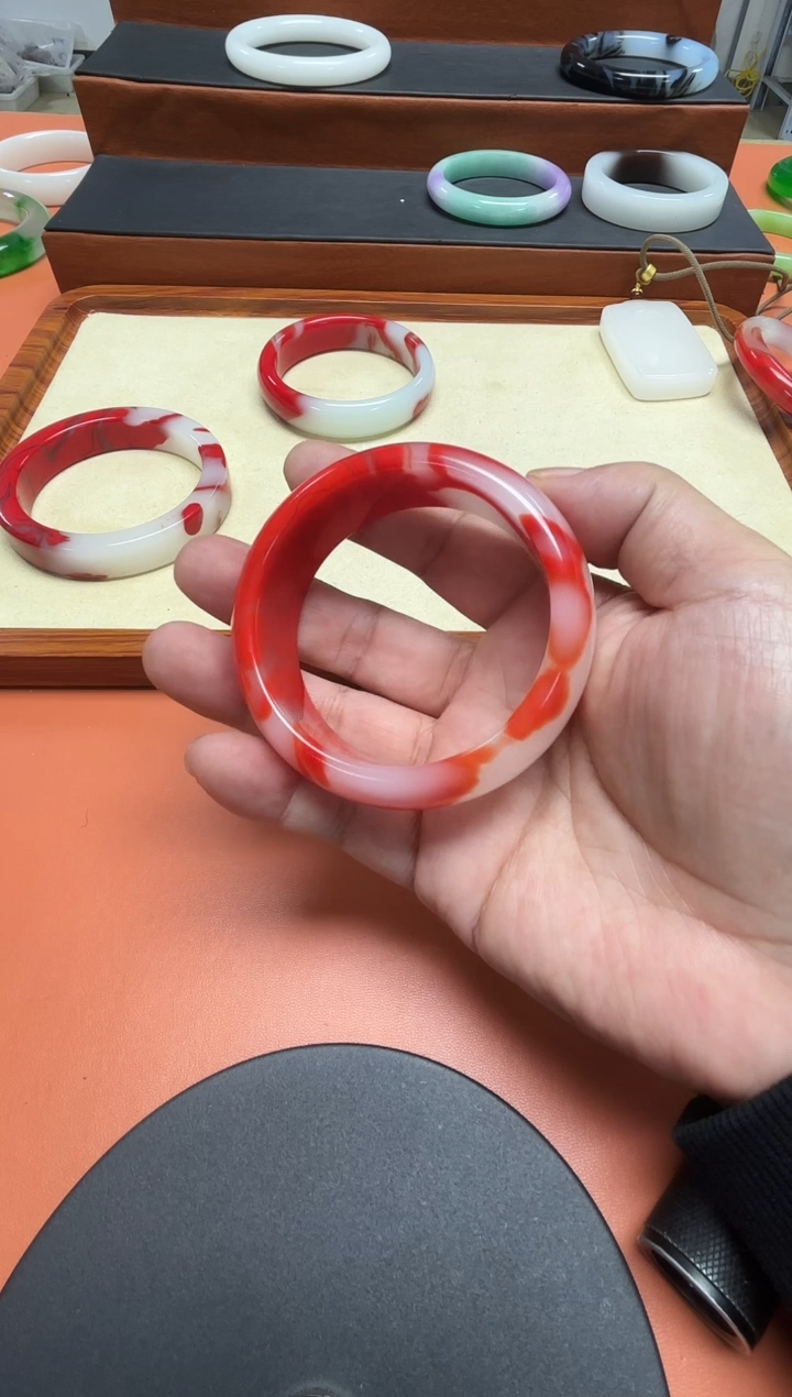宁*1508号红皮白肉64圈口手镯