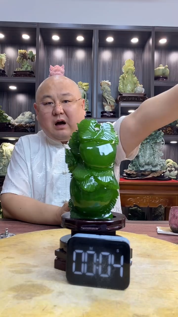 玉月* 玉岫岩料手工雕刻摆件居家装饰送礼一物一图