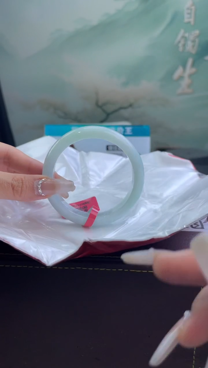 翡翠手镯未镶嵌18翡翠手镯