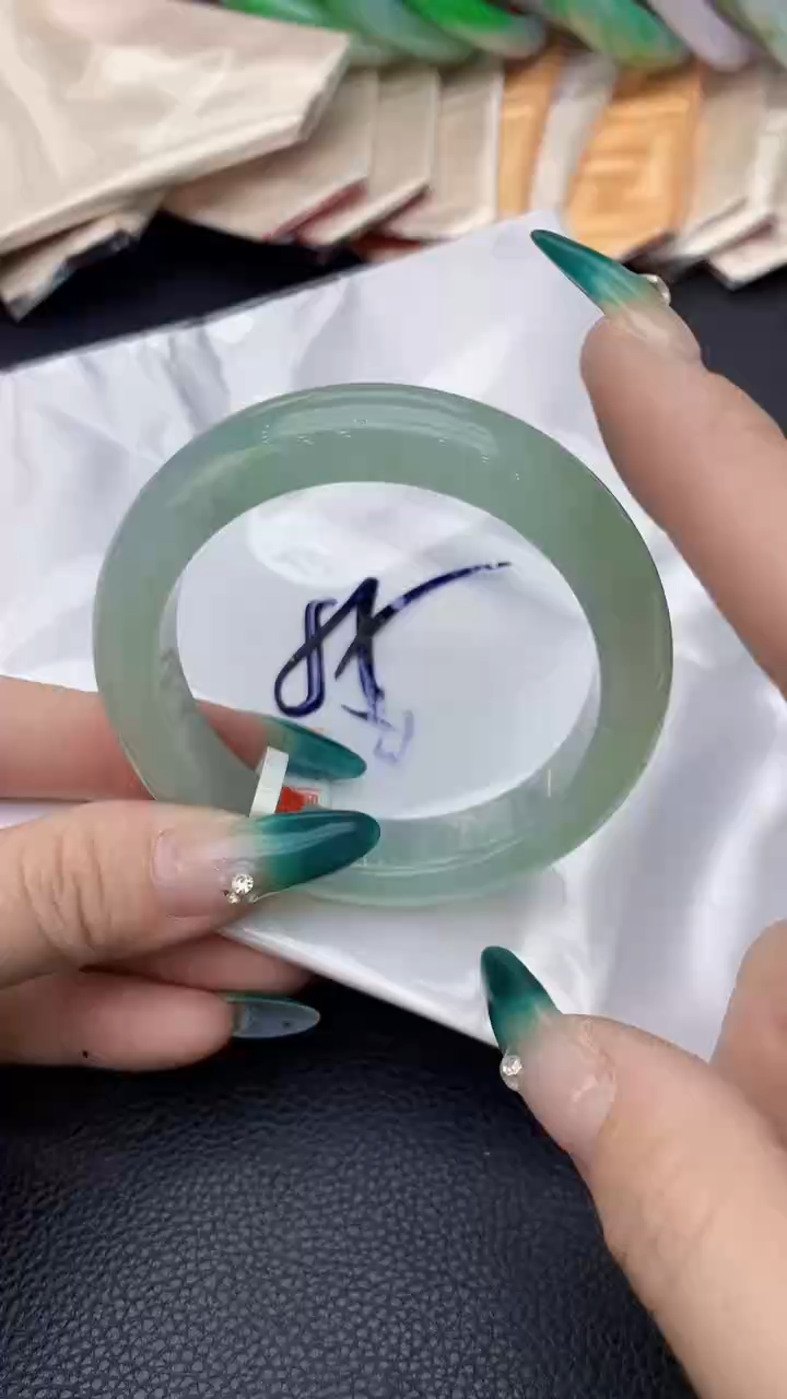 【闪购商品】翡翠手镯未镶嵌0330327617