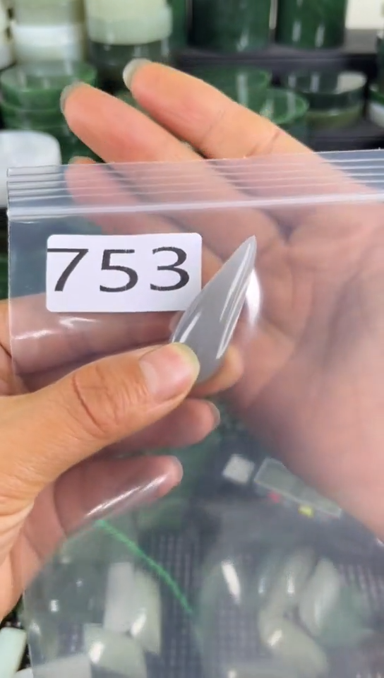 和田玉未镶嵌珠宝半成品牌子