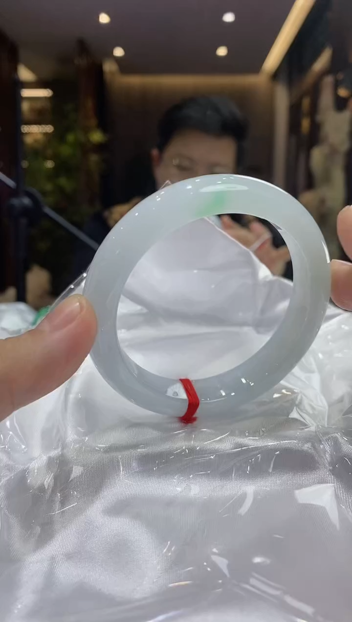 【闪购商品】翡翠手镯未镶嵌1号圈口58