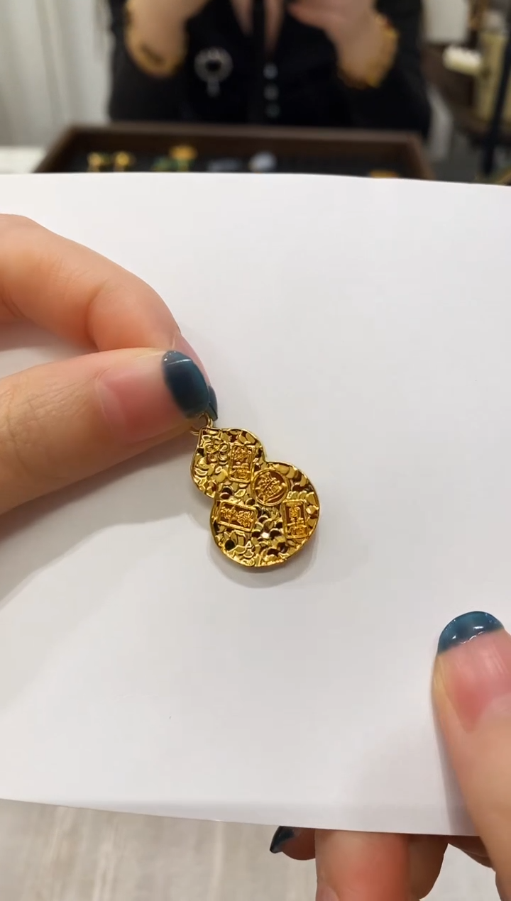 18K金镶嵌贝壳（贝母）吊坠肥*mq葫芦吊坠mq