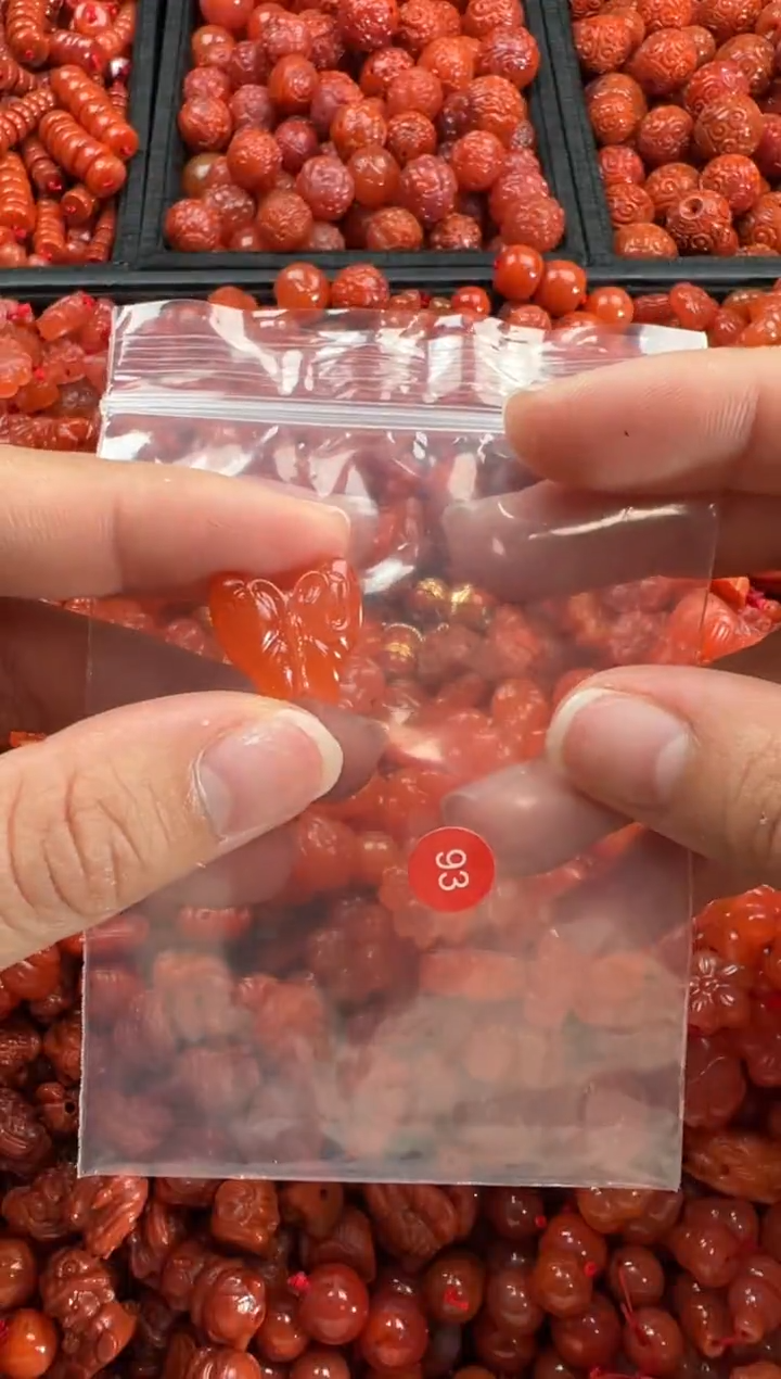 【闪购商品】南红玛瑙颈饰未镶嵌1