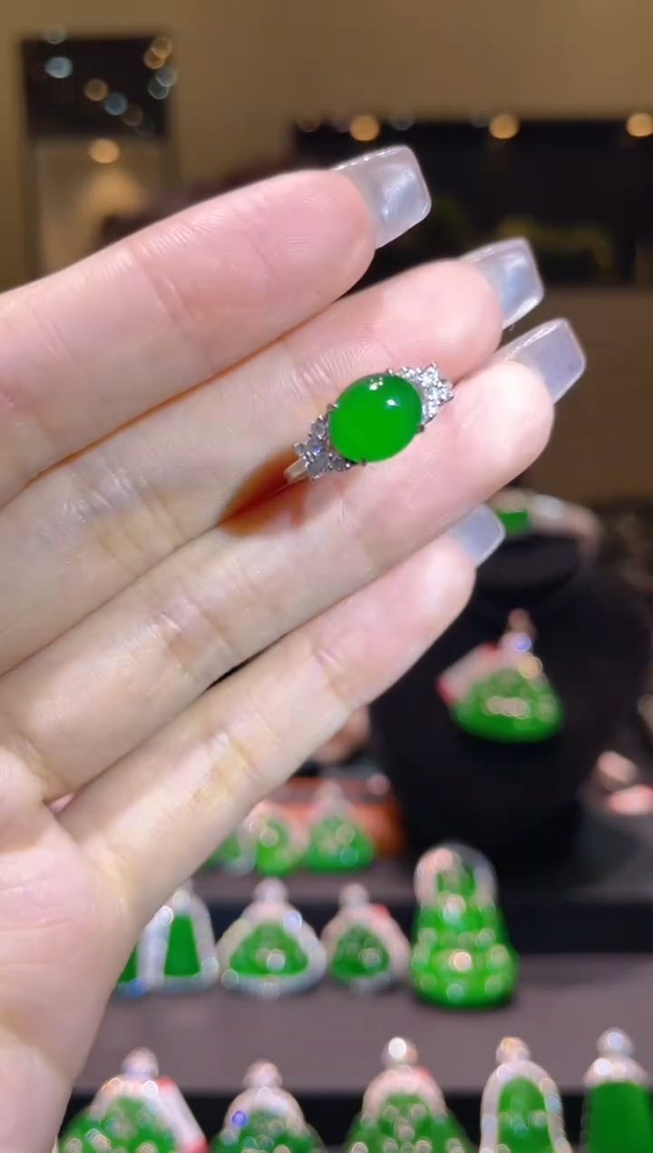 【闪购商品】翡翠吊坠(不含链)18K金镶嵌A48