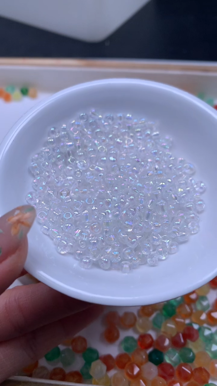 未镶嵌散珠玛瑙/玉髓E156 白色 大隔珠3*4mm100个8元