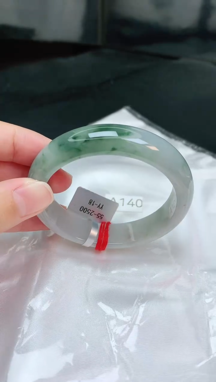 翡翠未镶嵌手镯缅甸天然A货翡翠手镯