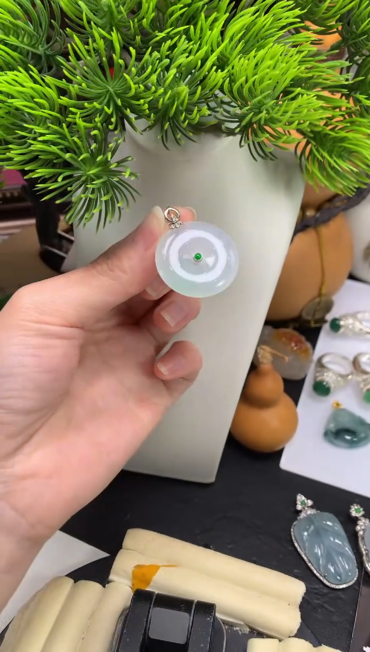 颈饰未镶嵌翡翠好**儿---117280