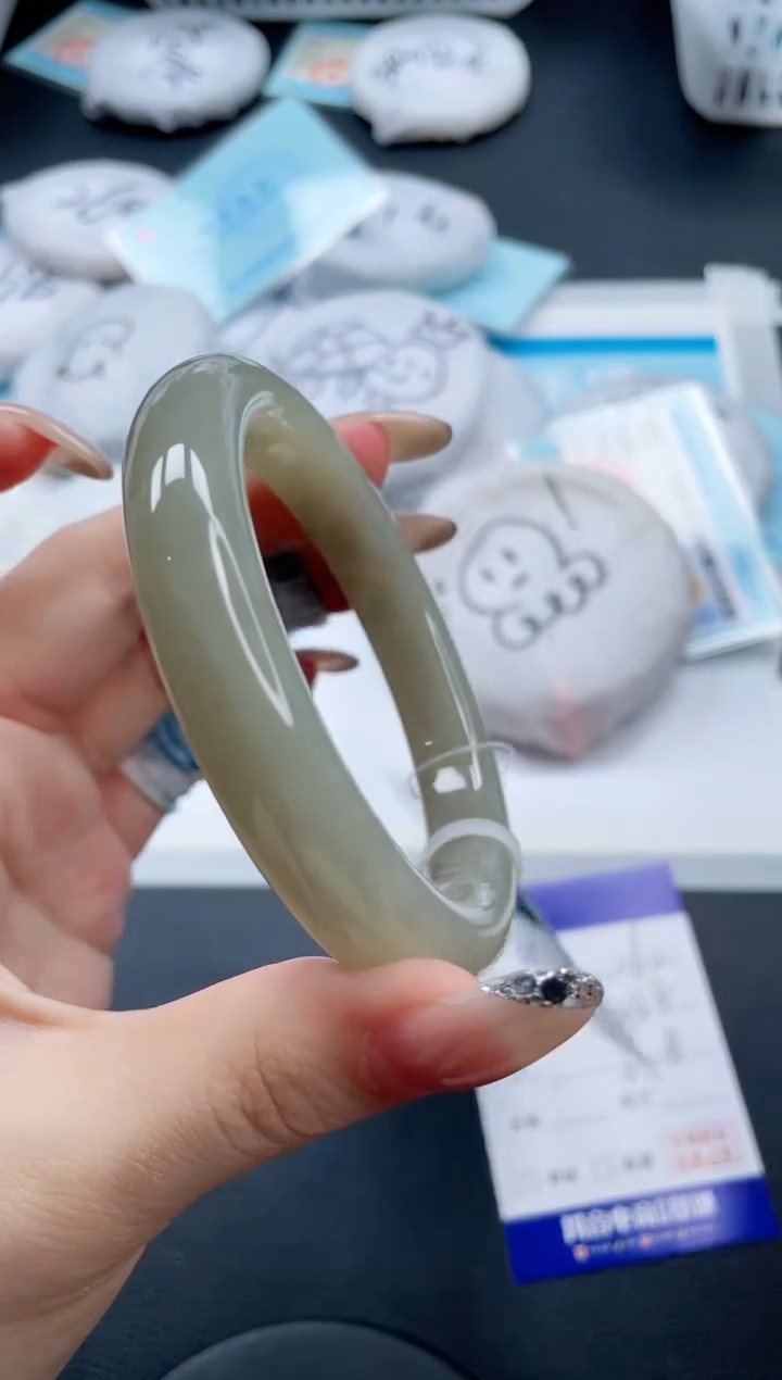 和田玉手镯未镶嵌2V262-60