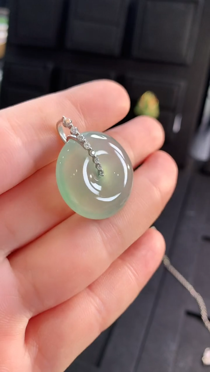 【闪购商品】翡翠吊坠(不含链)18K金镶嵌吊坠