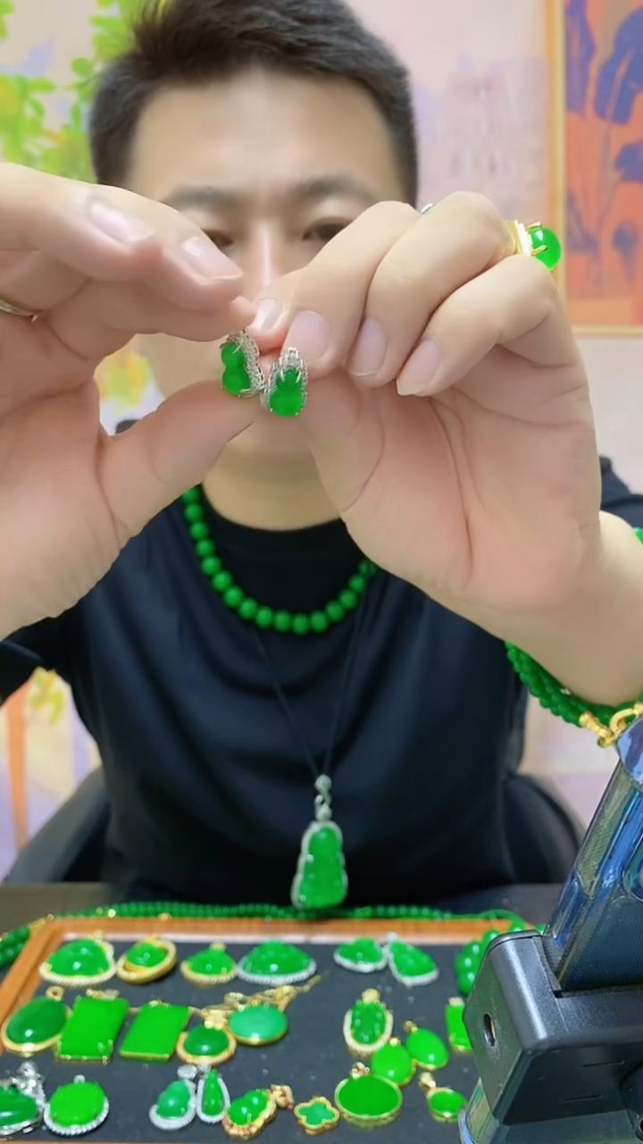 翡翠银S925镶嵌耳饰翡翠耳垢