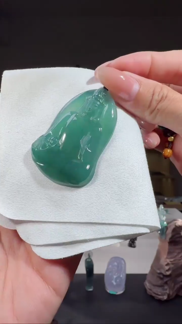 吊坠(不含链)未镶嵌翡翠观音